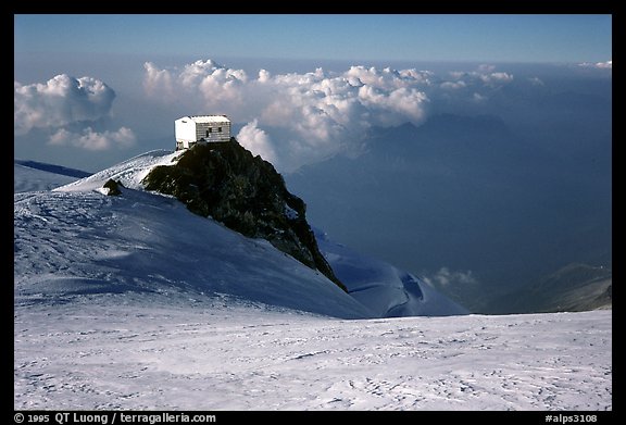 Vallot hut  emergency shelter, Mont-Blanc, France.