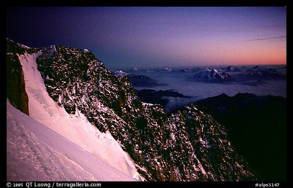Sunset over Brouillard ridge, just under the summit of Mont-Blanc, Italy.