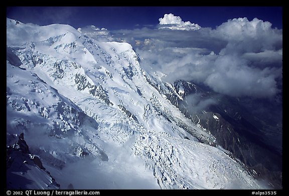 The Bossons glacier, the highest icefall in the Alps. Alps, France (color)