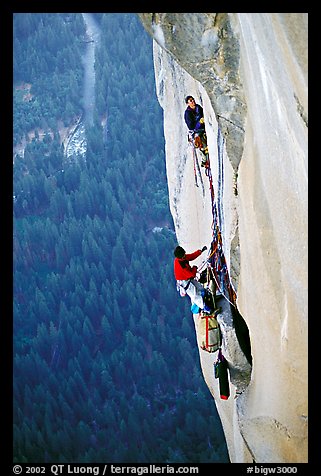 Tom McMillan leaves the belay on the last pitch. El Capitan, Yosemite, California