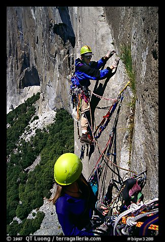 A death traverse (free moves at the start of pitch 5 requires the attention of the belayer). El Capitan, Yosemite, California (color)