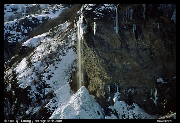 Waterfall, Fressinieres. Alps, France (color)