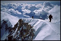 Mountaineers climb West Buttress of Mt McKinley. Denali National Park, Alaska, USA.