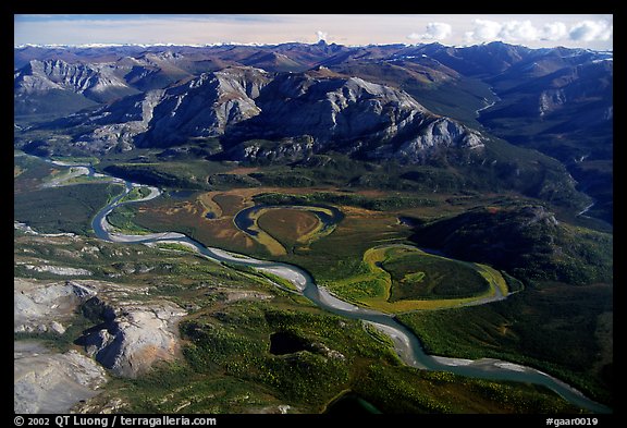 Aerial view of vast landscape of meandering Alatna river and mountains. Gates of the Arctic National Park, Alaska, USA.