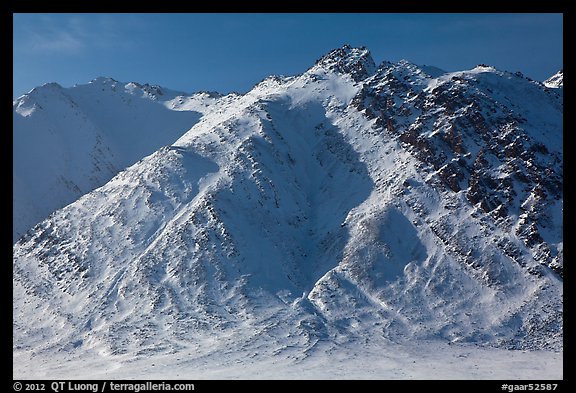 Brooks Range mountains above Arctic Plain. Gates of the Arctic National Park, Alaska, USA.