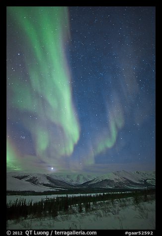 Aurora and Jupiter over Brooks Range. Gates of the Arctic National Park, Alaska, USA.