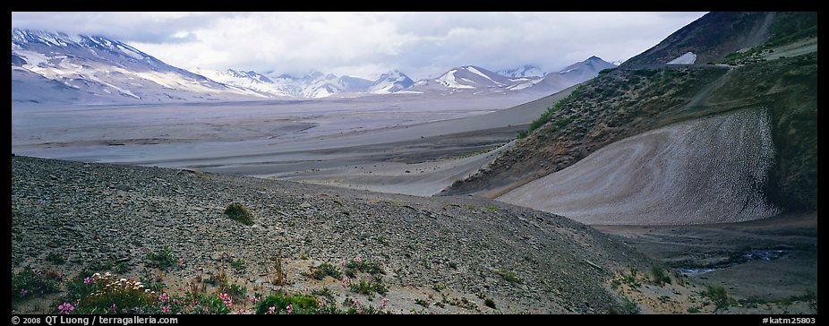 Valley of Ten Thousand Smokes. Katmai National Park (color)