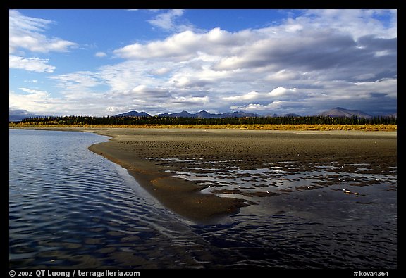 Sand bar on the Kobuk River. Kobuk Valley National Park, Alaska, USA.