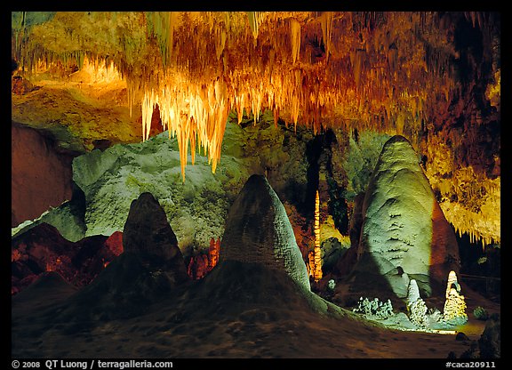 Stalagtite chandelier and stubby stalagmites. Carlsbad Caverns National Park, New Mexico, USA.