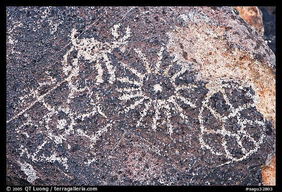 Hohokam petroglyphs. Saguaro National Park (color)