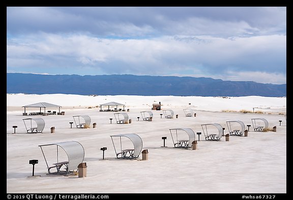 Picnic area. White Sands National Park (color)