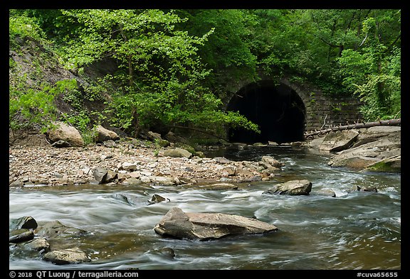 Tinkers Creek flowing into Viaduct Bridge, Bedford Reservation. Cuyahoga Valley National Park (color)