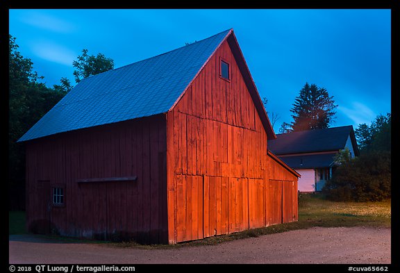 Red barn at dusk. Cuyahoga Valley National Park (color)