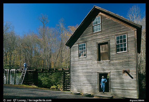 Mingus Mill and mill workers, North Carolina. Great Smoky Mountains National Park, USA.