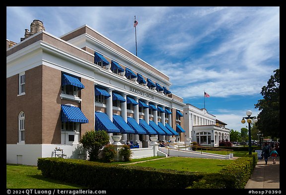 Bathhouse Row with Buckstaff Bathhouse. Hot Springs National Park (color)