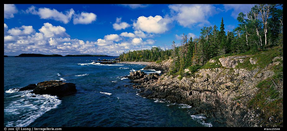 Rocky Lakeshore. Isle Royale National Park (color)