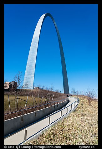 Pathway and Arch. Gateway Arch National Park (color)