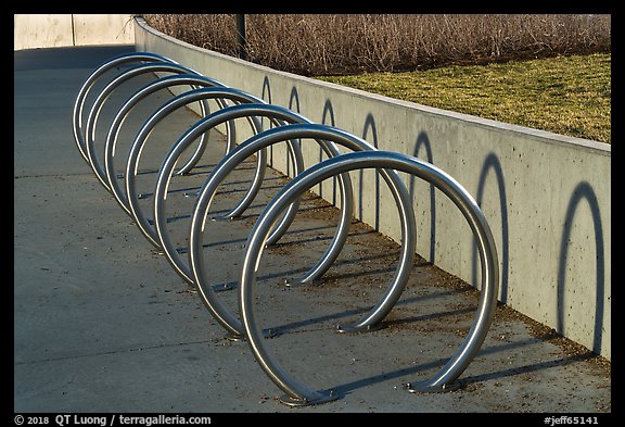 Rings. Gateway Arch National Park (color)