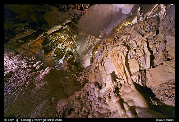 Flowstone, Frozen Niagara. Mammoth Cave National Park, Kentucky, USA.