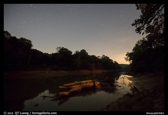 Green River at night, Houchin Ferry. Mammoth Cave National Park, Kentucky, USA.