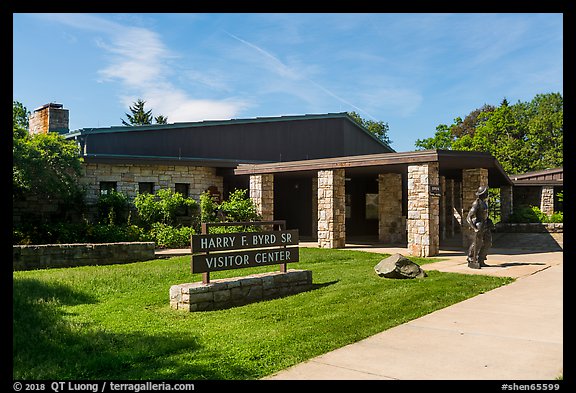 Big Meadows Visitor Center. Shenandoah National Park (color)