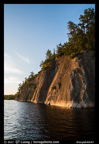 Sheer cliffs of Grassy Bay, Sand Point Lake. Voyageurs National Park (color)