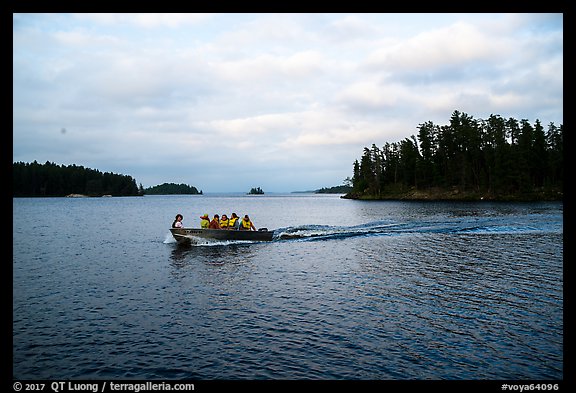 Group boating to shore, Anderson Bay. Voyageurs National Park (color)