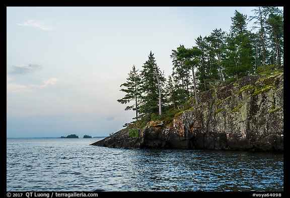 Cliff, Rainy Lake. Voyageurs National Park (color)