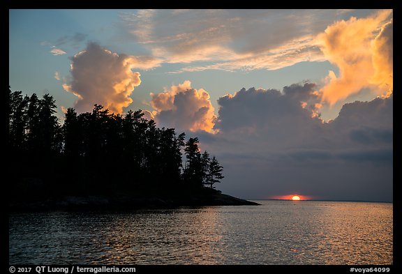 Sun setting below cloud, Rainy Lake. Voyageurs National Park (color)