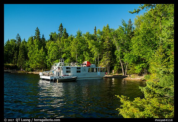 Houseboat, Rainy Lake. Voyageurs National Park (color)