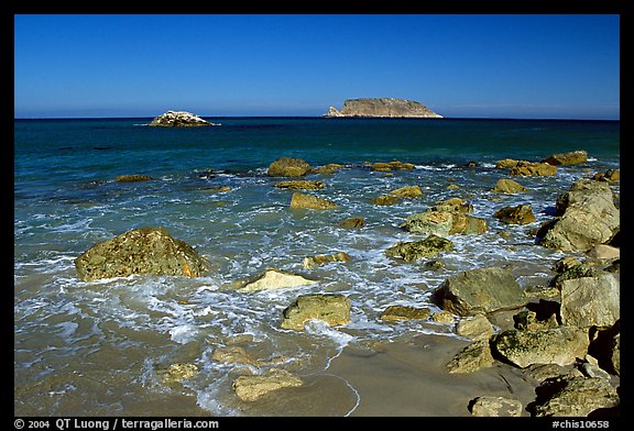 Judge Rock, Prince Island, Cuyler Harbor, mid-day, San Miguel Island. Channel Islands National Park, California, USA.