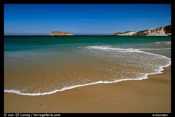 Beach, Cuyler Harbor, mid-day, San Miguel Island. Channel Islands National Park, California, USA.