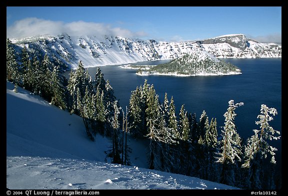 Lake in winter, afternoon. Crater Lake National Park, Oregon, USA.