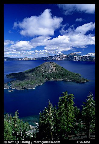 Lake and Wizard Island, afternoon. Crater Lake National Park, Oregon, USA.