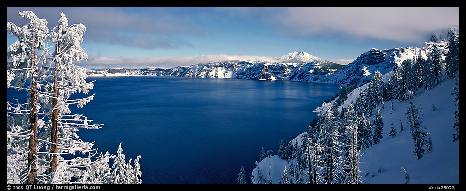 Lake and snow-covered trees. Crater Lake National Park (color)