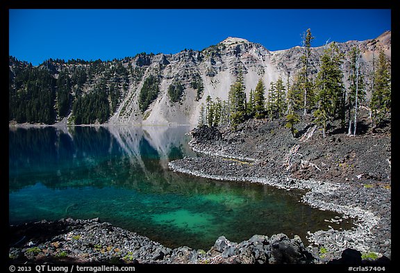 Cove with emerald waters, Fumarole Bay, Wizard Island. Crater Lake National Park (color)