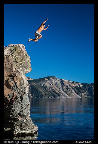 Cliff jumping, Cleetwood Cove. Crater Lake National Park (color)