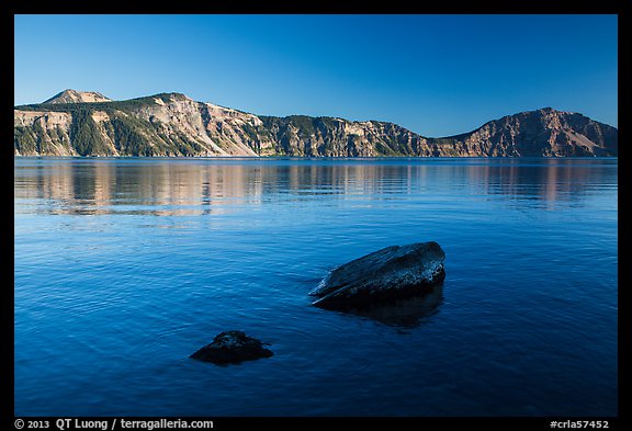 Rocks in lake, Cleetwood Cove. Crater Lake National Park (color)