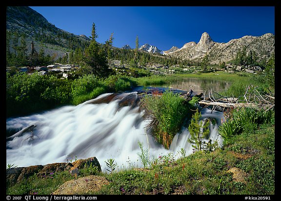 Stream and mountains. Kings Canyon  National Park (color)