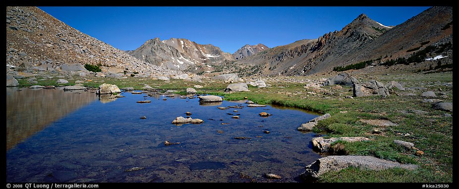 Alpine tarn. Kings Canyon  National Park (color)