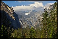 U shape of Kings Canyon seen from Canyon Viewpoint. Kings Canyon National Park, California, USA.