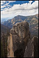 Outcrops and canyon of the Kings river. Kings Canyon National Park, California, USA.