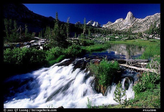 Stream and mountains. Kings Canyon  National Park (color)