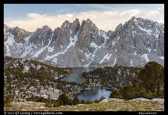 Kearsarge Pinnacles pillars and crags. Kings Canyon National Park (color)