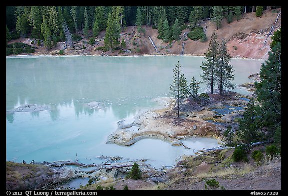 Boiling Springs Lake, Warner Valley. Lassen Volcanic National Park (color)