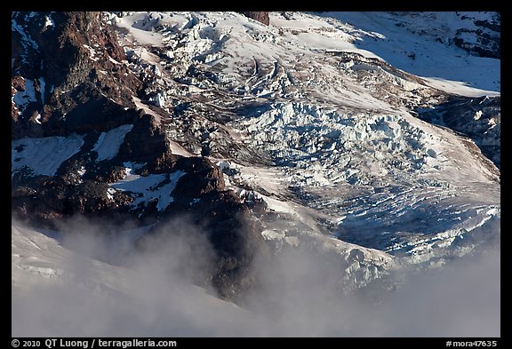 Glaciers and fog. Mount Rainier National Park, Washington, USA.