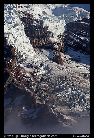 Glaciers, crevasses, and seracs. Mount Rainier National Park, Washington, USA.