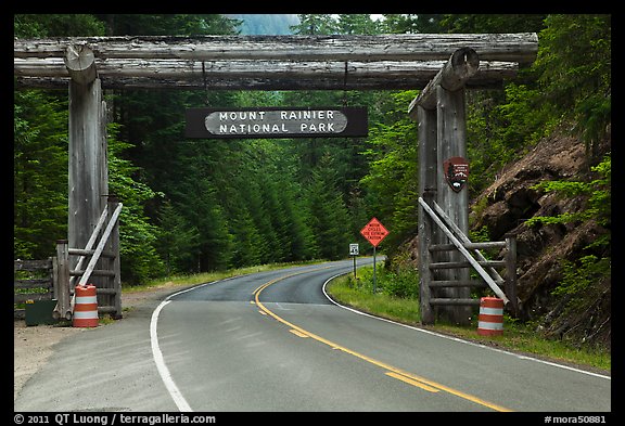 Park entrance gate. Mount Rainier National Park, Washington, USA.