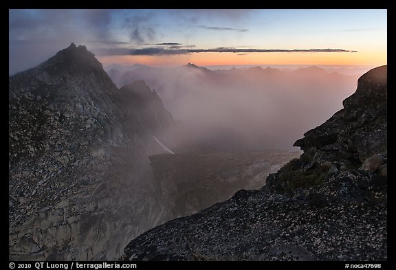 Hidden Lake Peaks and fog at sunset, North Cascades National Park. Washington, USA.