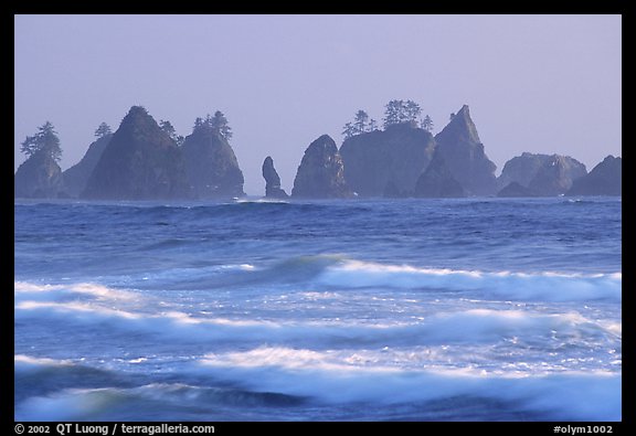 Waves and seastacks, Shi-Shi Beach. Olympic National Park, Washington, USA.